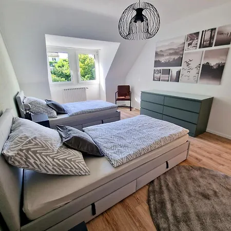 Zentrale In Nur 0,3 Km Zur *
